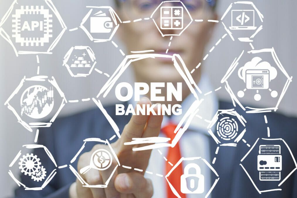 HOW OPEN BANKING API CAN TRANSFORM EXPERIENCES AND BOOST GROWTH