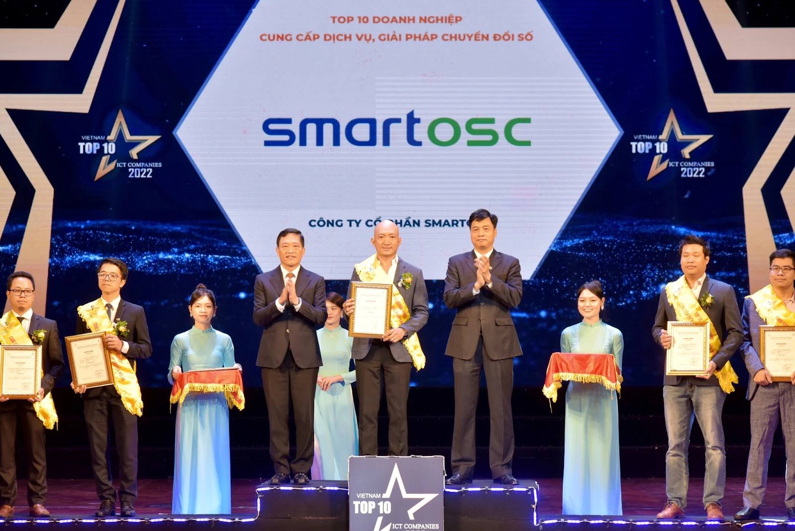 SmartOSC awarded ‘Top 10 Digital Transformation Services & Solutions Company’ in Vietnam